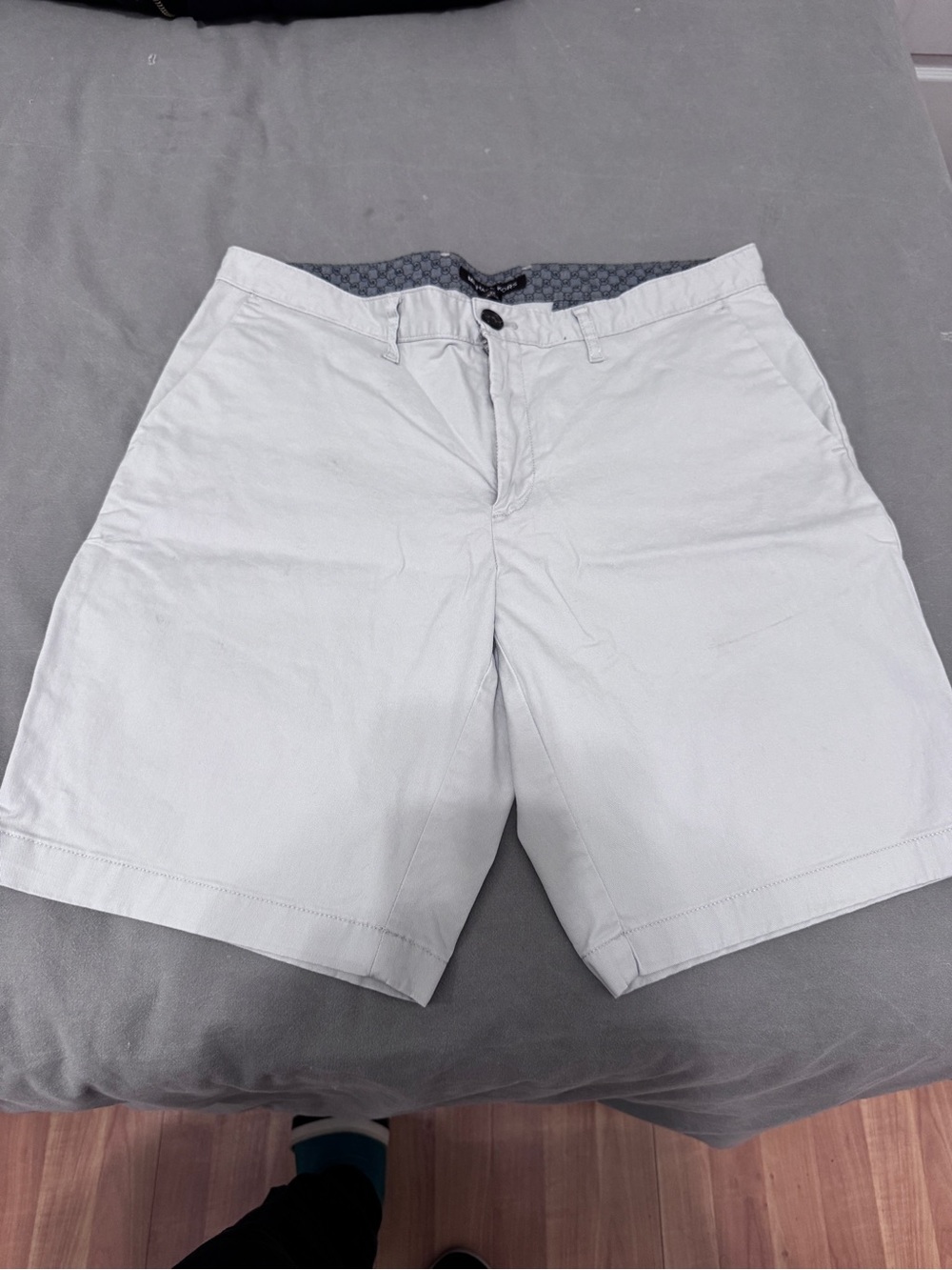 Michael Kors Men's Light Gray Cargo Shorts